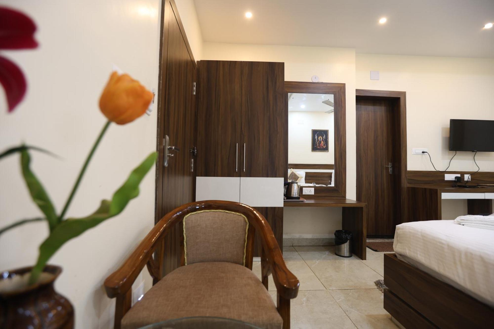 Hotel Sj Pride Bhubaneswar Extérieur photo