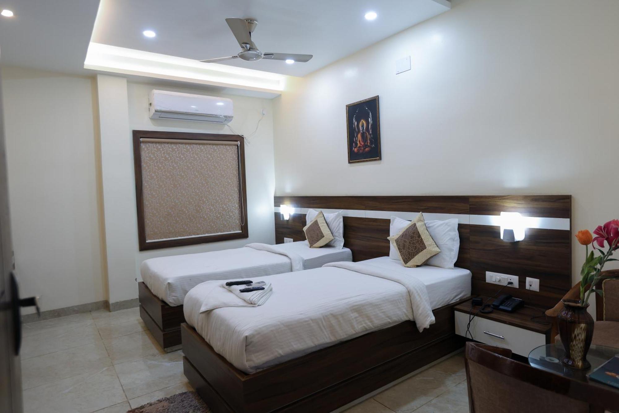 Hotel Sj Pride Bhubaneswar Extérieur photo